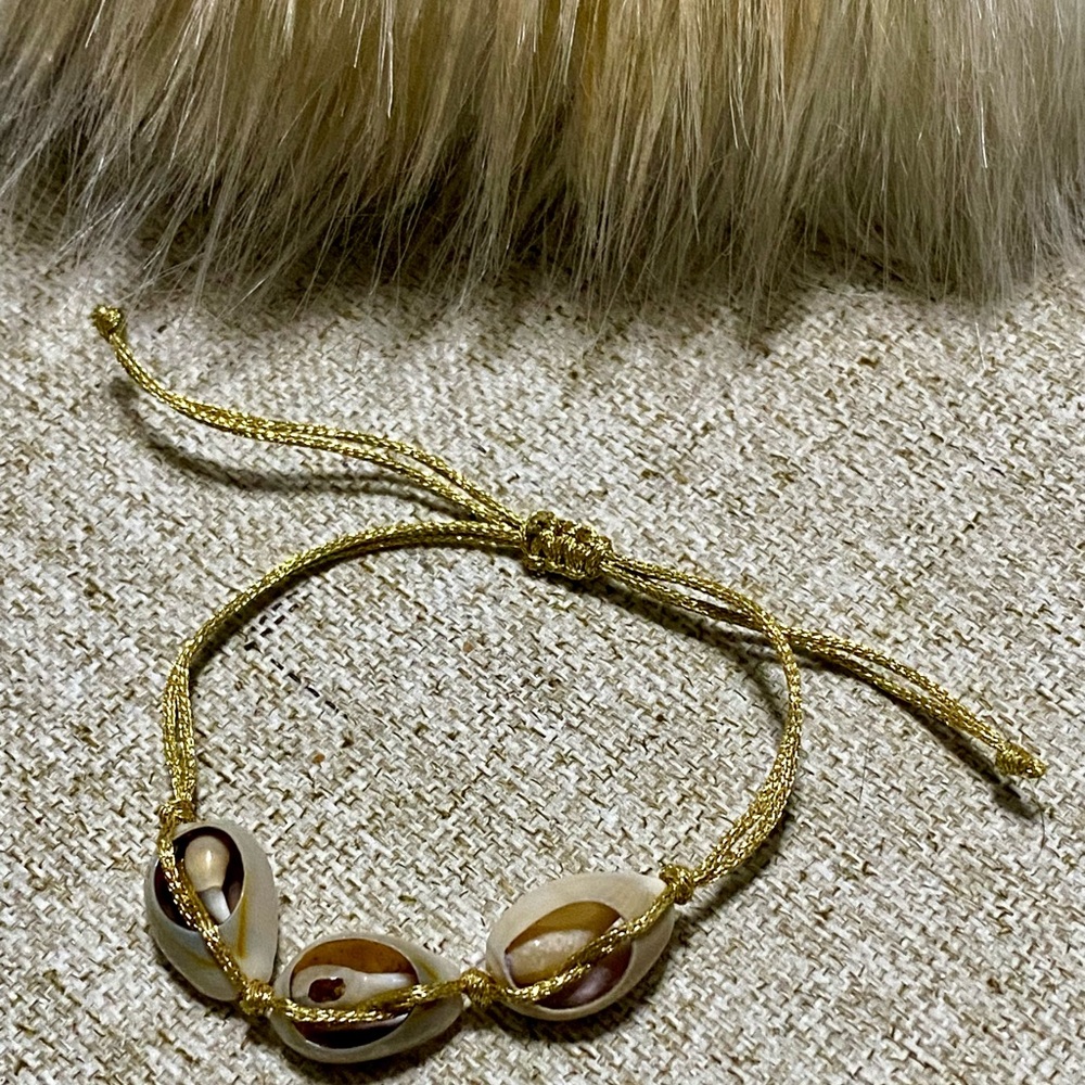 Gold Shell Bracelet